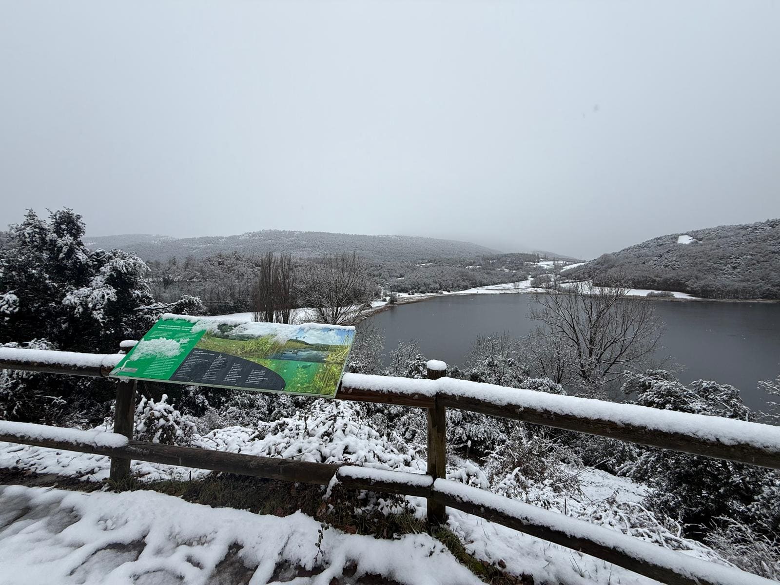 Estany Montcortés nevat